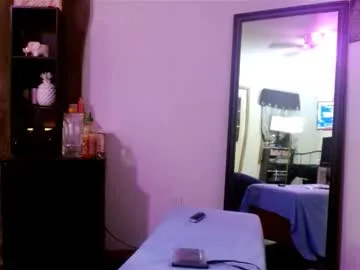 bombshellbaeby live stage