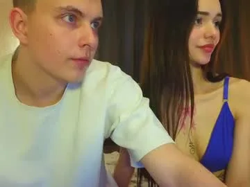 denissofia live stage