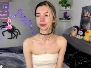 emmie_everly live stage