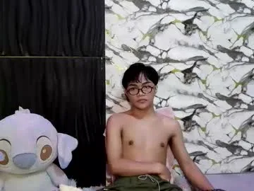 pixie_hugecock live stage
